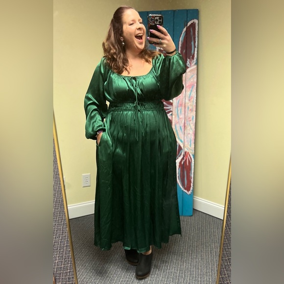 ARULA Dresses & Skirts - Arula Green Satin Dress
